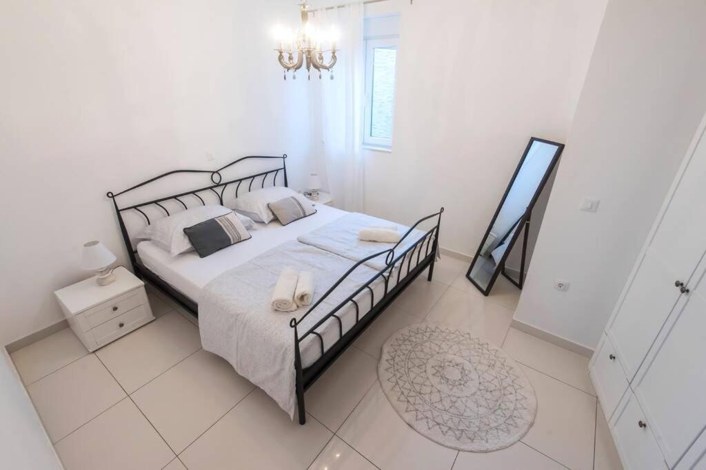Апартаменты Apartman M&S 1 Kali, Otok Ugljan Экстерьер фото